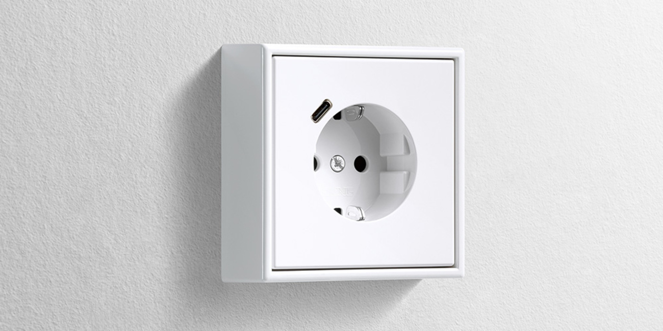 Erweiterter Anschlussraum für die Nachrüstung bei B&H Elektro GmbH in Grimma