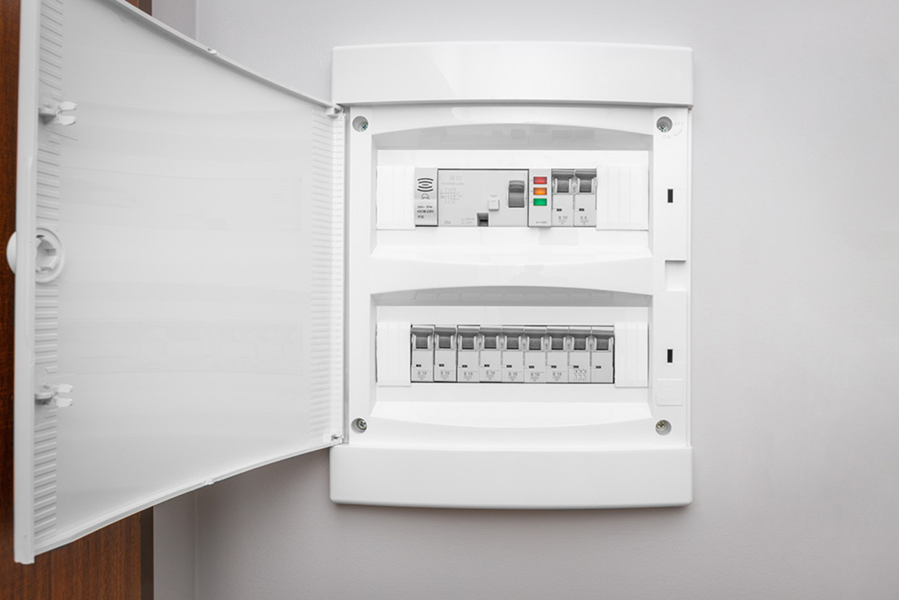 Über­spannungs­schutz bei B&H Elektro GmbH in Grimma