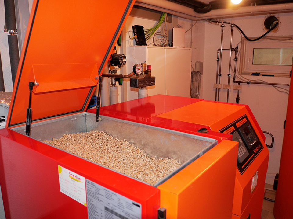 Palletheizung2 bei B&H Elektro GmbH in Grimma
